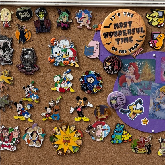My Disney and Non Disney  Pin Collection 🐞 - Picture 3 of 9